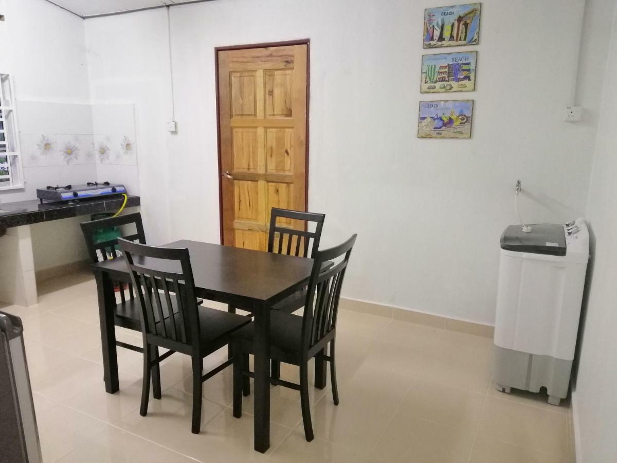 Homestay Barakah Cenang Langkawi パンタイ・サナング エクステリア 写真